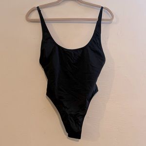 NWT SKIMS Swim Scoop Neck One Piece, Onyx, Size Large